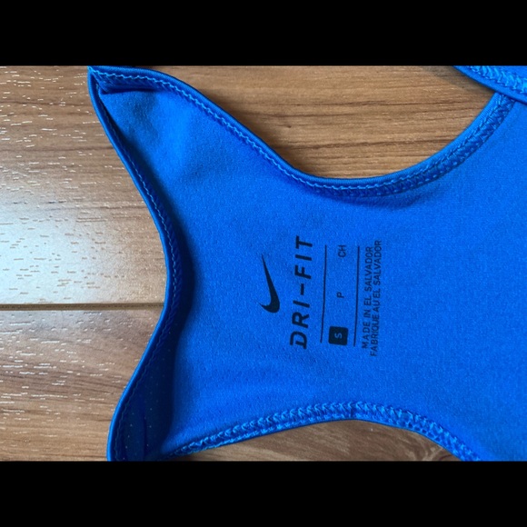 Nike tank top - Picture 2 of 2